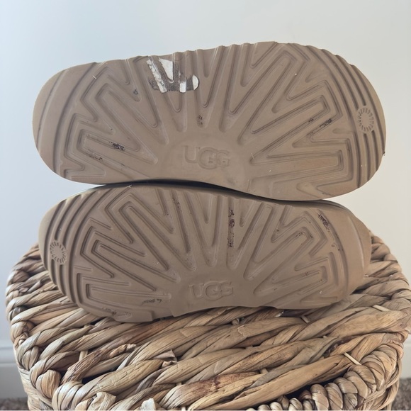 UGG Girls Classic Metallic Boot Size 1 - Picture 12 of 12